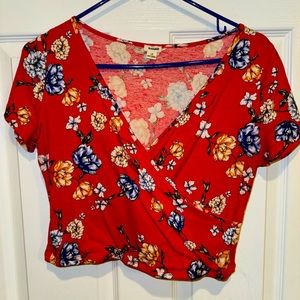 Garage size Large red crop top floral print shirt